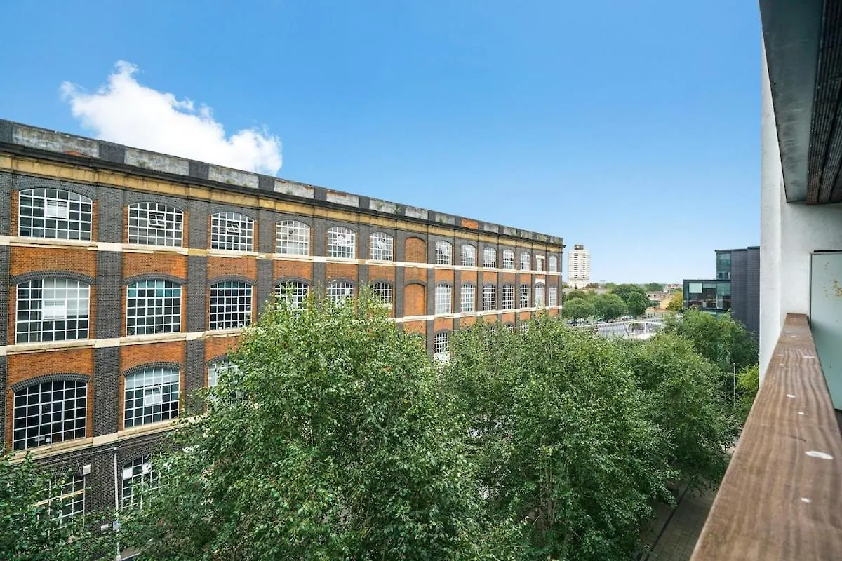 Modern 2-Bed Apartment With Balcony In Stratford London 0*,  United Kingdom